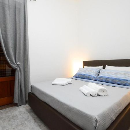 Spiaggia 270 M - Appartamento In Centro Con Cortile Gioiosa Marea Esterno foto